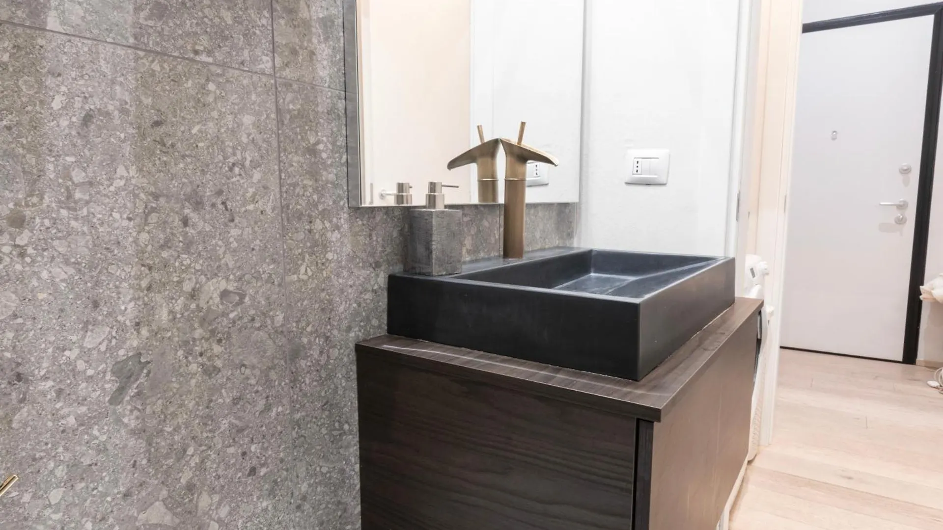 Ihost Apartment - Bottego 21 Milan